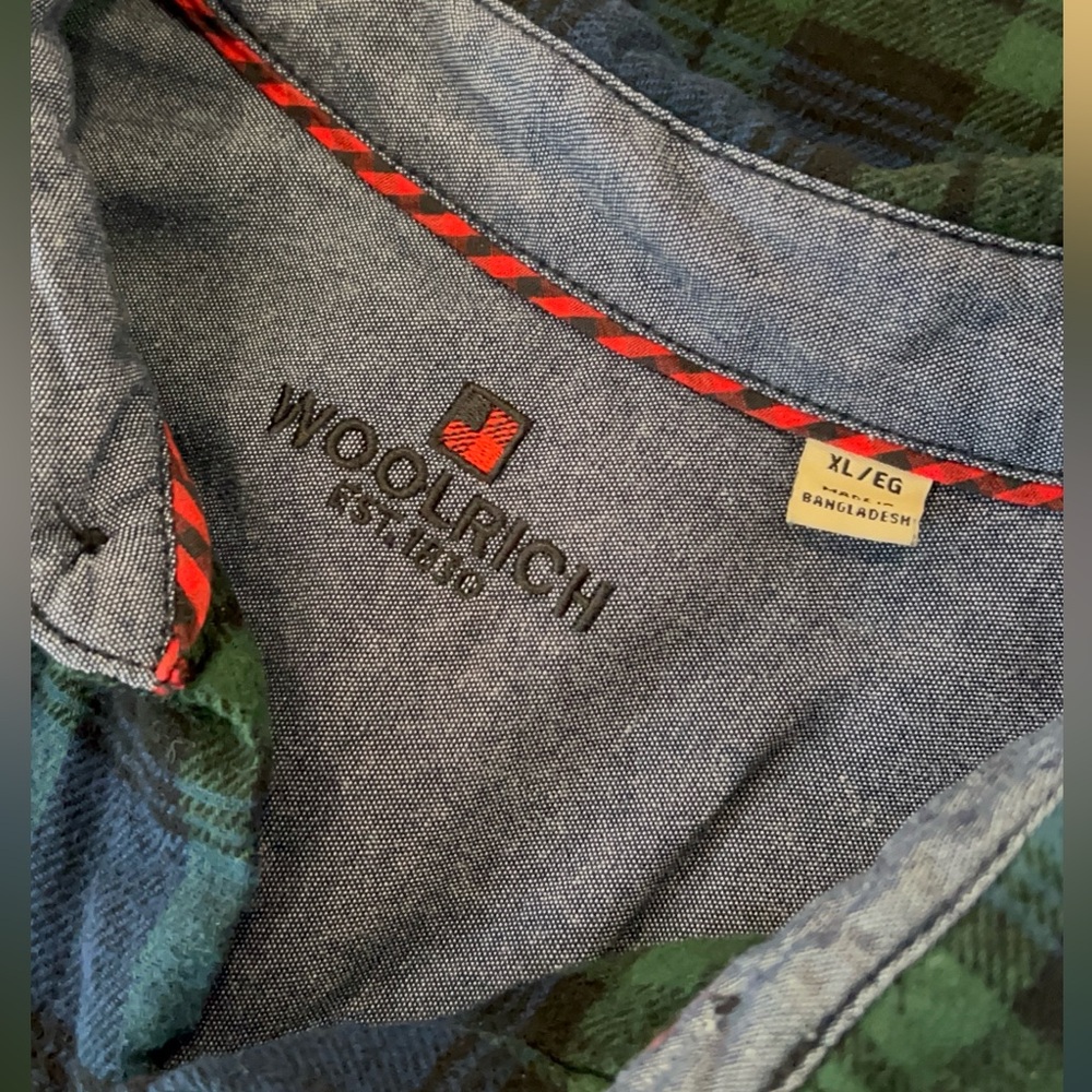 Woolrich Men’s Plaid Flannel Button Down Shirt. - Picture 5 of 10
